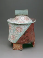 Naczynie trójnożne z nogami płytowymi (ceramiczne)