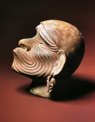 Męska głowa z Trujillo, kultura Moche, cywilizacja prekolumbijska, IV-IX w. (zdjęcie)