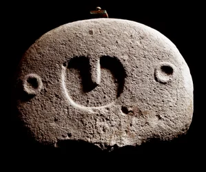 Sztuka prehistoryczna: rzeźba z epoki żelaza ze stanowiska Lunigiana w pobliżu La Spezia we Włoszech. 1100-800 pne. La Spezia, Miejskie Muzeum Cywilizacji Lunigiana