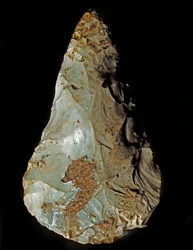 Prehistoria: Biface manufaktury litycznej typu mikokijskiego. Dolny paleolit. Verone, Museo Civico di Storia Naturale, Włochy