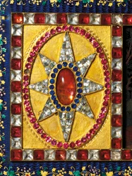 Cesarski chiński uderzający, muzyczny i automatyczny zegar „Jardiniere”, warsztaty w Kantonie, okres Qianlong (1736-1795), koniec XVIII wieku (ormolu, emalia i zestaw past)