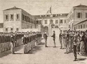 Książę Vittorio Emanuele (1870-1946), hrabia Turynu, nadaje stopnie kadetom akademii wojskowej w Mediolanie we Włoszech, 14 marca