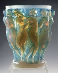 Bachantki, 1927 (szkło opalowe)