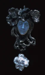 Zawieszka twarz kobiety, c1898-1900