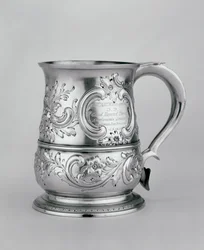 Kubek z uchwytem, 1740-41, rzeźbiony i grawerowany ok. 1845 (srebrny)