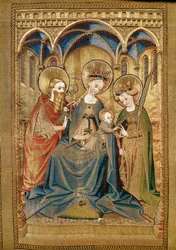 Święta Maria z Dzieciątkiem między świętą Katarzyną i świętym Janem Chrzcicielem, detal (haft na płótnie, złote i srebrne nici, jedwab, aksamit, perły i szkło)