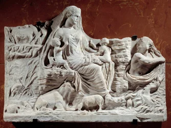 Alegoryczne uosobienie reliefu Matki Ziemi. Rzeźba znaleziona w Kartaginie, początek II wieku. Paryż, Musee du Louvre