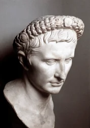 Popiersie cesarza rzymskiego Augusta (Gaius Julius Caesar Octavianus) (63 p.n.e.-14 n.e.), marmur, Muzea Kapitolińskie, Rzym, Włochy