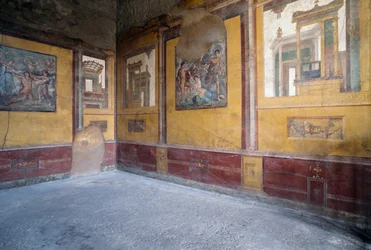 Sala z freskami w Villa dei Vettii, rzymskie stanowisko archeologiczne w Pompejach (UNESCO World Heritage Site)