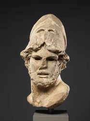 Marmurowa głowa greckiego generała, ok.100 AD (marmur, pentel)