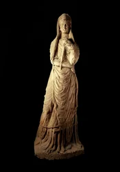 Sztuka rzymska: wapienny posąg nagrobny. I wiek p.n.e. Wysokość 2,1 m. Neapol, Narodowe Muzeum Archeologiczne