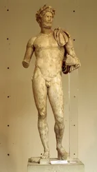 Posąg cesarza Hadriana - Muzeum Archeologiczne w Vaison-la-Romaine, II wiek