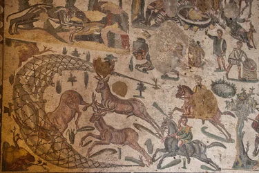 Trzeci pokój prywatnego mieszkania, mozaika podłogowa, Villa Romana del Casale, Piazza Armerina, Sycylia, Włochy (zdjęcie)