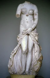 Wenus Landolina, czyli Anadyomene. Rzeźba, Muzeum w Syrakuzach, Sycylia, Włochy.