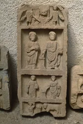 Stela z postaciami ludzkimi, Okres Wysokiego Cesarstwa (27 p.n.e.-395 n.e.)