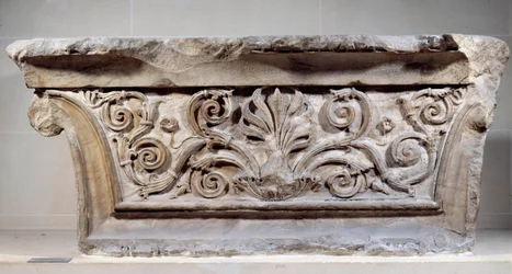 Stolica Pilastra. Architektura Cesarstwa Rzymskiego. Paryż, Musee du Louvre