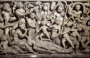 Prometeo stworzył uomo: Promethee tworzy pierwszego człowieka. Sarkofag z przedstawieniem mitu Prometeusza. Z postaciami z mitologii greckiej i rzymskiej: Prometeusz, Psyche, małe miłości, Hermes, bóg psychopompów, Parques (Gabinety), Posejdon,