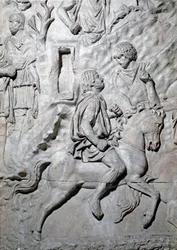 Sztuka rzymska: „”uwierzył jeździec numid”” Forma z 1862 roku odtwarzająca płaskorzeźby kolumny Trajana (kolumna Trajane) (Colonna Traiana) w Rzymie zbudowanej za panowania cesarza Trajana (53-117). Kolumna Trajane upamiętnia zwycięską kamerę