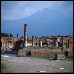 Sztuka rzymska: widok forum, stanowisko archeologiczne w Pompejach (I wiek pne-I wiek ne) Włochy (sztuka rzymska: widok forum Pompeje
