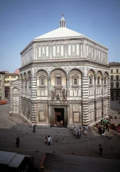 Widok na baptysterium św. Jana Chrzciciela (baptysterium florenckie)