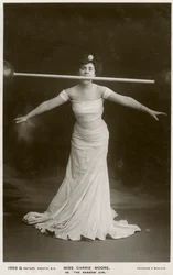 Carrie Moore, australijska aktorka, około 1900.