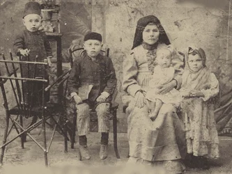 Kazańska Rodzina Tatarska, ok. 1900 (zdjęcie czarno-białe)