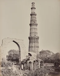 Delhi. Kootub Minar, czyli wieża w zrujnowanym mieście Stare Delhi