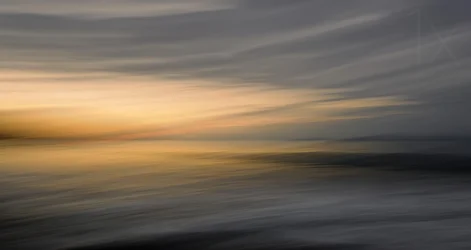 Abstrakcyjny zachód słońca nad oceanem