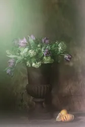 Nastrojowa martwa natura z tulipanami