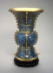 Wazon i stojak w kształcie Zun (emalia cloisonne i zitan) (patrz także 272147)