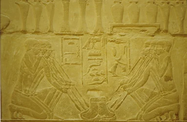 Starożytny Egipt, rzeźba ścienna, jubilerzy wytapiający złoto, mastaba/grobowiec Merereuka, 6. dynastia, Sakkara, Egipt (zdjęcie ilustracyjne)