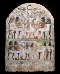 Starożytność egipska: stela ozdobiona sceną hołdu dla faraonów. Okres hellenistyczny (lub ptolemejski) 156 pne Muzeum Ermitażu, Sankt Petersburg