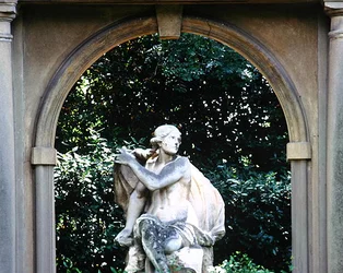 Posąg Wenus, w ogrodach Villa la Pietra (foto)