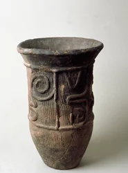 Słoik z terakoty z Chiby, okres Jomon, XIII-XI wiek p.n.e