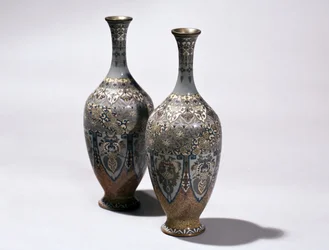 Dwie wazony cloisonne