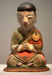 Arhat. Drewno rzeźbione polichromowane, okres Joseon (Choson)