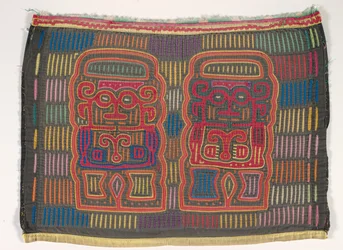 Panel koszuli (mola), Kuna People, Wyspy San Blas, ok. 1950 (bawełna z aplikacjami)