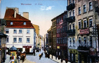 Pocztówka przedstawiająca scenę uliczną w starym centrum Warszawy, ok. 1910 (kolor lito)