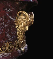 Fragment jednego z wazonów, ok. 1790 (jaspis i ormolu)