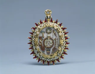 Dwustronny wisiorek z symbolami Chrystusa i Męki Pańskiej oraz Chrystus w Świątyni wśród Starszych, koniec XVI-początek XVII wieku (złoto, emalia i ciemnobrązowy tusz na złamanej bieli)