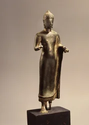 Stojący Budda, Okres Dawravati (Brąz)