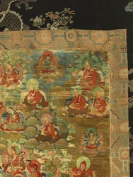 Fragment Trzeciego Panczenlamy Losan Penden Yeshe (gwasz na tkaninie)
