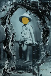 Młoda dziewczyna pozująca samotnie, 2019 (mixed media)