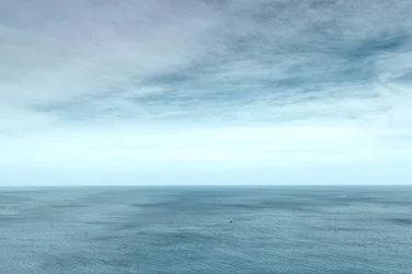 Spokojny horyzont oceanu