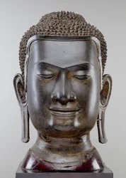 Głowa Buddy, kultura Ayutthaya, styl U Thong (brąz)