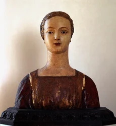 Młoda dama (rzeźba z drewna polichromowanego)