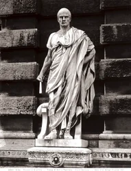 Posąg Emilio Papiniano (marmur)