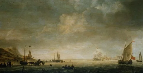 Brzeg w Scheveningen z rybakami na plaży