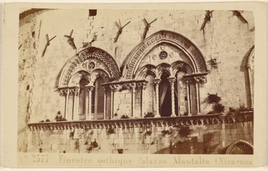 Okna gotyckie Palazzo Montalto (Syrakuzy)