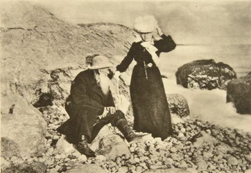 Rosyjski pisarz Lew Tołstoj i jego żona Sophia nad Morzem Czarnym, Krym, Rosja, 1902